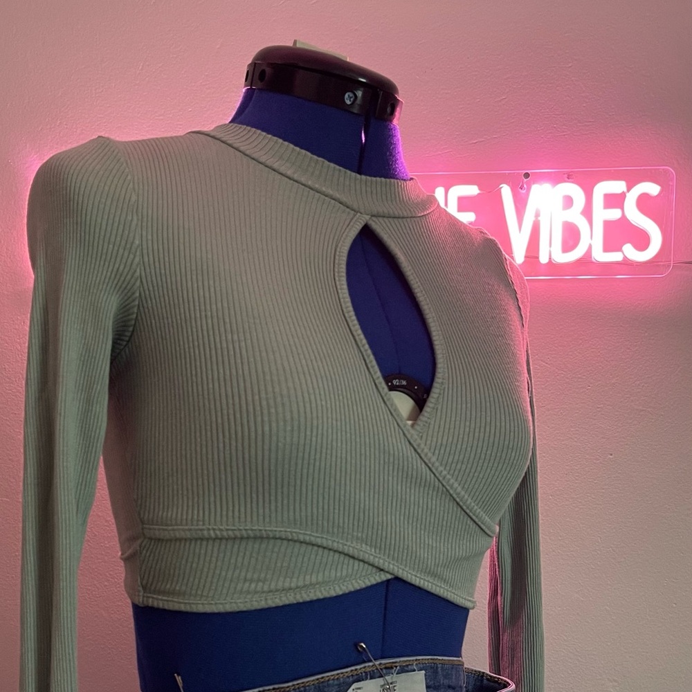 Windsor Pastel Mint Green Crop Too Front Open Cut Long Sleeve